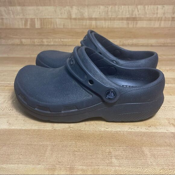 Crocs Womens 6 Men 4 Clogs Closed Toe Black Rubber Slip On Shoes Comfort - Picture 5 of 5